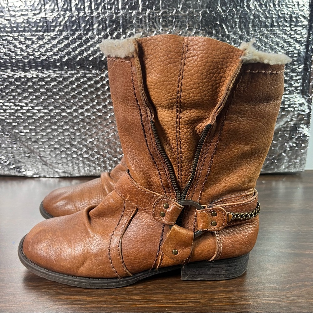 Steve Madden vintage woman's leather Sherpa winter harness motor boots 8M